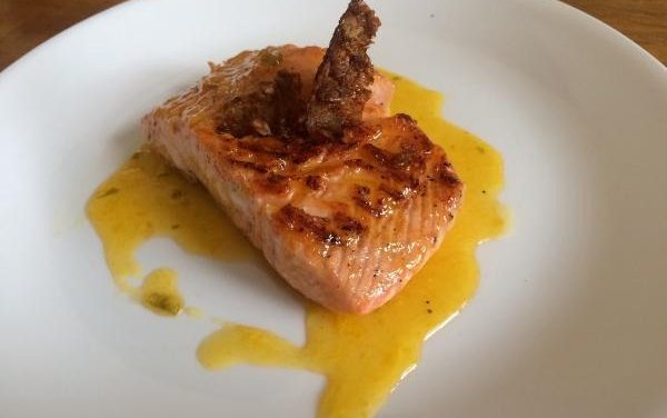 ¿Cómo hacer salmón a la plancha en salsa de naranja? Receta fácil y sana