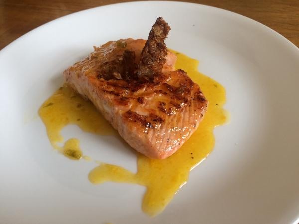 ¿Cómo hacer salmón a la plancha en salsa de naranja? Receta fácil y sana